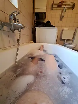 toeloverlive online show from 12/17/24, 09:39