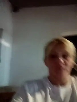 Snapshot of Nicolle_Milf chatting on 12/22/24, 02:28 Nicolle Milf online show from 12/22/24, 02:28