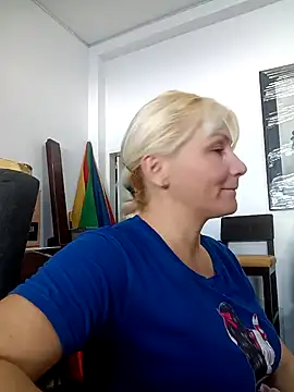 Snapshot of Nicolle_Milf chatting on 12/30/24, 09:19 Nicolle Milf online show from 12/30/24, 09:19