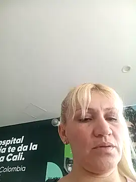 Snapshot of Nicolle_Milf chatting on 01/13/25, 06:27 Nicolle Milf online show from 01/13/25, 06:27