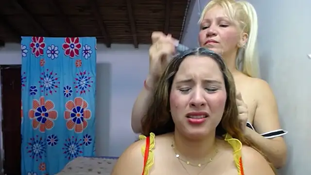 Snapshot of Nicolle_Milf chatting on 09/09/25, 05:23 Nicolle Milf online show from 09/09/25, 05:23