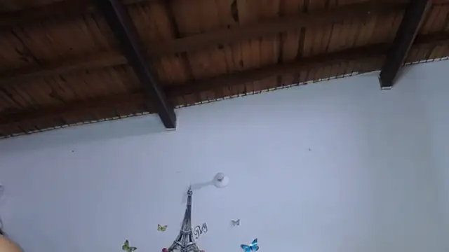 Snapshot of Nicolle_Milf chatting on 11/29/25, 06:22 Nicolle Milf online show from 11/29/25, 06:22