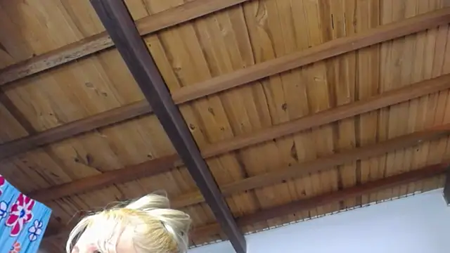 Snapshot of Nicolle_Milf chatting on 12/05/25, 06:04 Nicolle Milf online show from 12/05/25, 06:04