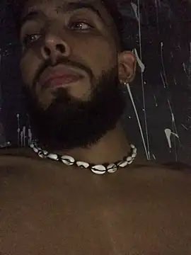 Snapshot of Alessandro__Rossi chatting on 02/25/25, 04:10 Alessandro Rossi online show from 02/25/25, 04:10