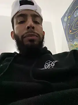 Snapshot of Alessandro__Rossi chatting on 10/14/25, 04:41 Alessandro Rossi online show from 10/14/25, 04:41