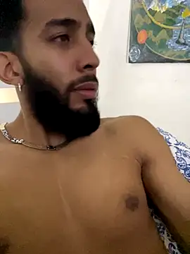 Snapshot of Alessandro__Rossi chatting on 10/16/25, 06:25 Alessandro Rossi online show from 10/16/25, 06:25