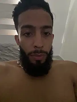 Snapshot of Alessandro__Rossi chatting on 11/20/25, 06:18 Alessandro Rossi online show from 11/20/25, 06:18