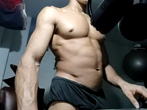 Snapshot of crazylatinguyy chatting on 12/04/25, 02:54 crazylatinguyy online show from 12/04/25, 02:54