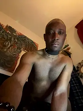 Snapshot of KingB8r chatting on 10/11/25, 03:28 KingB8r online show from 10/11/25, 03:28