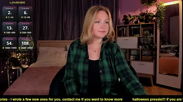 Snapshot of Lazy_Lady chatting on 10/17/25, 02:30 Lazy Lady online show from 10/17/25, 02:30