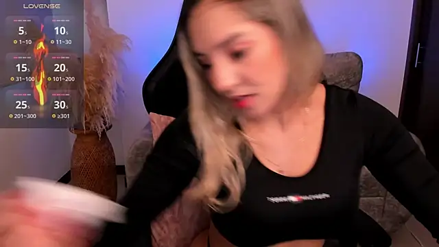 chloerossi online show from 03/05/26, 10:39