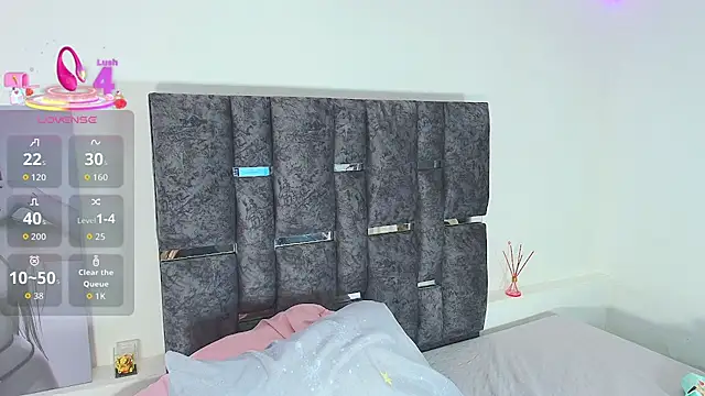 Snapshot of Natasharuso chatting on 10/10/25, 12:04 Natasharuso online show from 10/10/25, 12:04