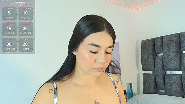 Natasharuso online show from 12/16/25, 01:38