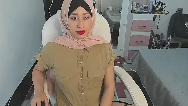 adila anich online show from 12/20/24, 12:08