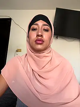 adila anich online show from 09/13/25, 09:47