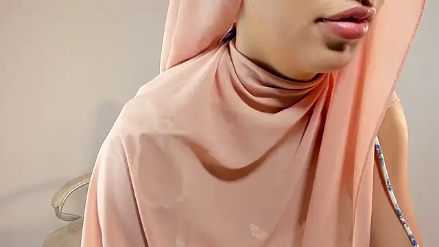 adila anich online show from 10/24/25, 07:21