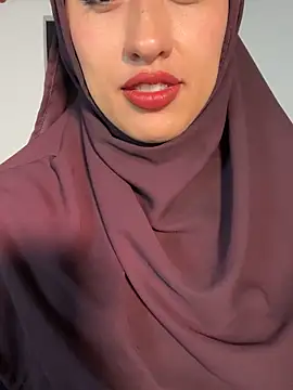 adila anich online show from 11/25/25, 11:49