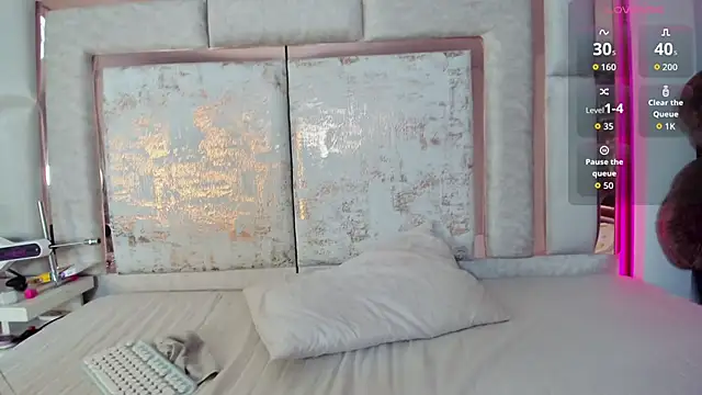 kimjonnes01 online show from 11/02/25, 04:59