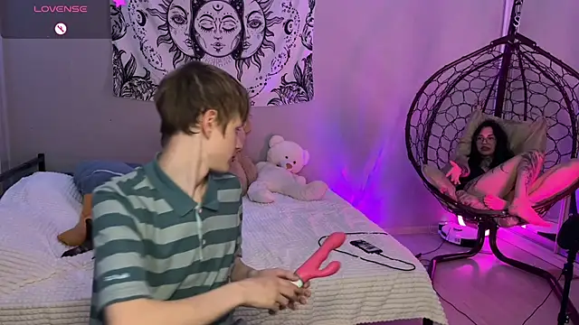Laura Key online show from 07/17/26, 05:29