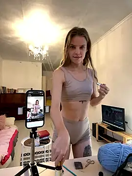 Snapshot of LeyaJohnson chatting on 12/07/24, 12:56 LeyaJohnson online show from 12/07/24, 12:56