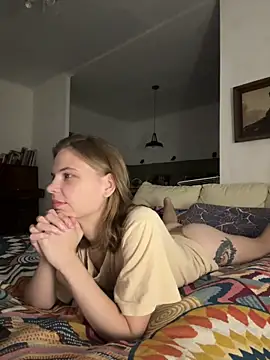 Snapshot of LeyaJohnson chatting on 11/15/25, 01:40 LeyaJohnson online show from 11/15/25, 01:40