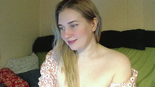 mmmPinUpGirl online show from 02/04/26, 03:01