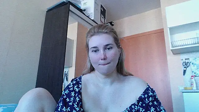 Snapshot of mmmPinUpGirl chatting on 06/07/26, 08:18 mmmPinUpGirl online show from 06/07/26, 08:18