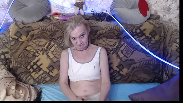 MissBekker online show from 12/17/24, 06:13