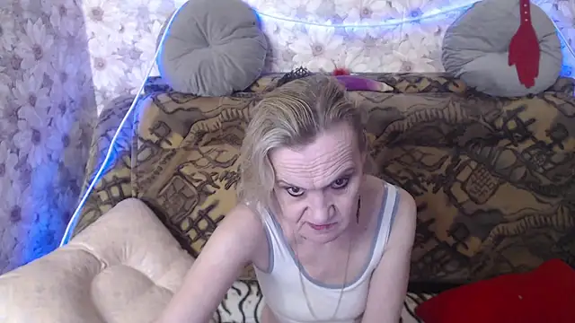 MissBekker online show from 03/18/25, 11:20