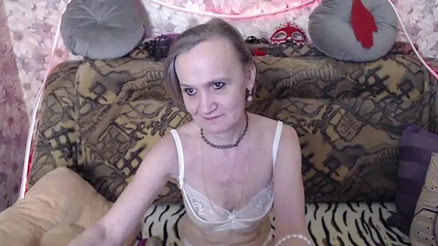 MissBekker online show from 05/17/26, 06:04