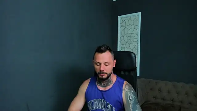 Snapshot of BrianHunts chatting on 05/18/26, 04:29 BrianHunts online show from 05/18/26, 04:29