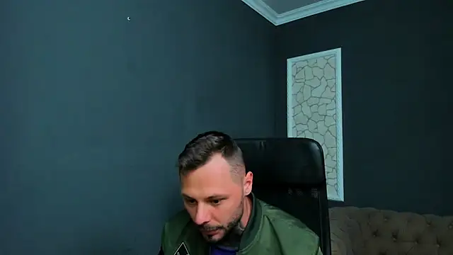 Snapshot of BrianHunts chatting on 05/19/26, 04:30 BrianHunts online show from 05/19/26, 04:30