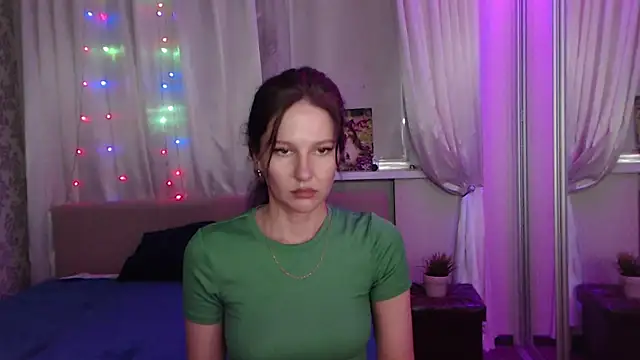 Snapshot of Zlata888 chatting on 06/24/26, 02:27 Zlata888 online show from 06/24/26, 02:27