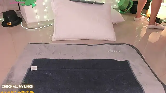 ohyesly  online show from 03/04/26, 10:10