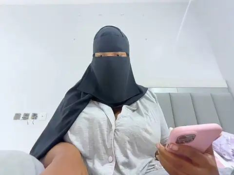 Submissive Arab online show from 02/07/25, 11:13