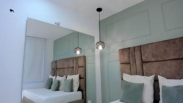 princesaparis online show from 01/28/25, 11:49