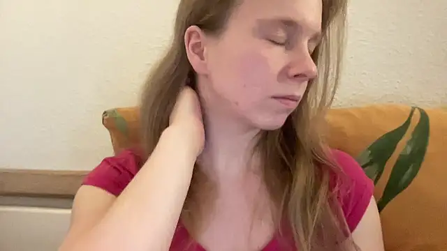 Snapshot of SweetLucy96 chatting on 03/05/25, 03:07 SweetLucy96 online show from 03/05/25, 03:07