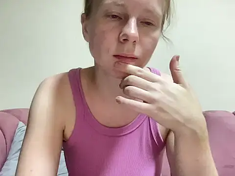 Snapshot of SweetLucy96 chatting on 09/08/25, 06:51 SweetLucy96 online show from 09/08/25, 06:51