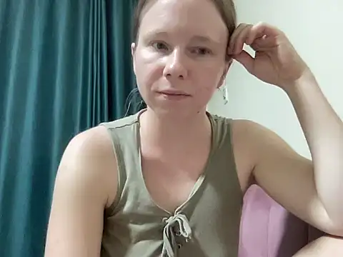 Snapshot of SweetLucy96 chatting on 10/17/25, 05:15 SweetLucy96 online show from 10/17/25, 05:15