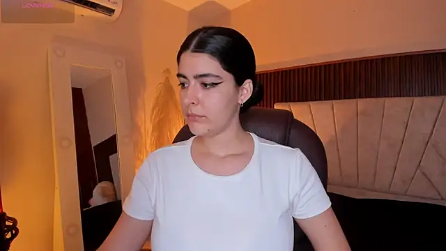  Niah  online show from 03/26/26, 08:58