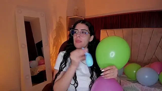  Niah  online show from 04/07/26, 09:04