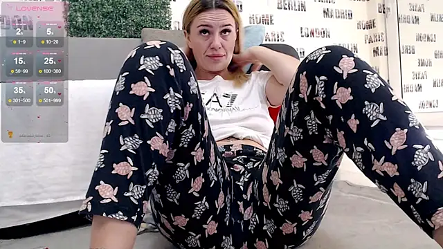 sweetdaiana23 online show from 03/10/25, 12:40