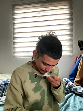 sorry-mom69 online show from 10/31/25, 12:28