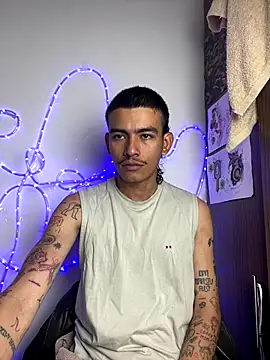 Snapshot of sorry-mom69 chatting on 12/21/25, 12:01 sorry-mom69 online show from 12/21/25, 12:01