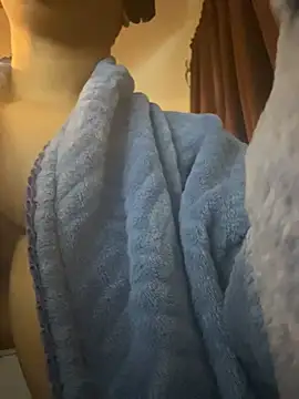 nickytheehawtie online show from 03/18/26, 02:09