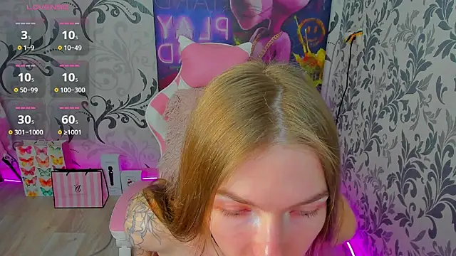 Snapshot of ArielSpell chatting on 03/01/25, 10:10 ArielSpell online show from 03/01/25, 10:10