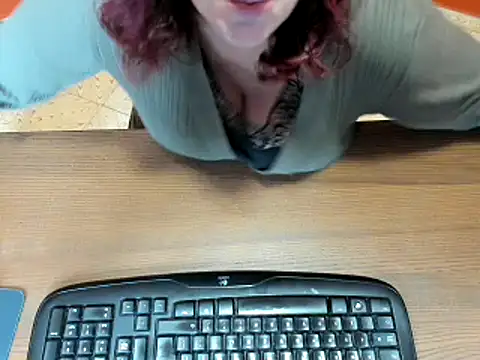 Snapshot of NikkiHolland chatting on 03/12/25, 08:41 NikkiHolland online show from 03/12/25, 08:41