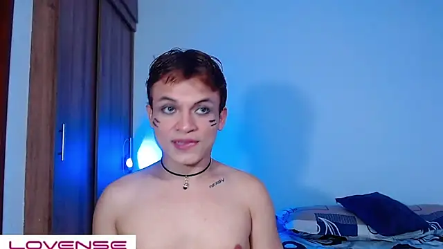 Leon Wild online show from 03/27/26, 03:56