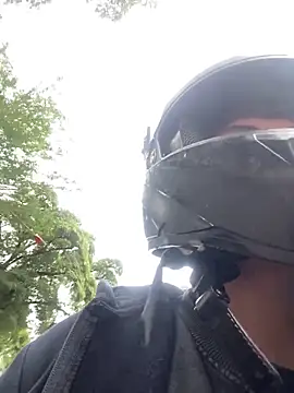 Leon Wild online show from 03/30/26, 08:21