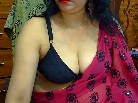 Snapshot of Daneldayna chatting on 10/08/25, 06:27 Daneldayna online show from 10/08/25, 06:27